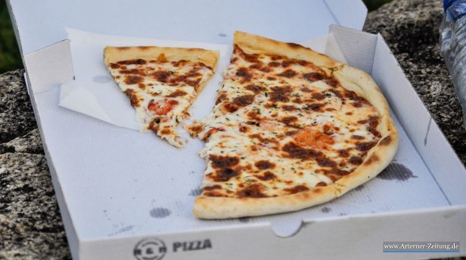 Gespannt sind wir auch Pizza-Mehrweg-Karton